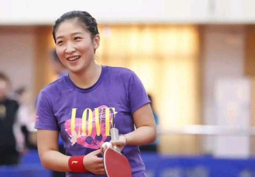 育场馆和完 育场馆和完